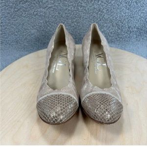 EUC AGL Woman’s Sz 39 EU (9 US) Taupe Round Toe Block Heel Ballet Snakeskin Cap